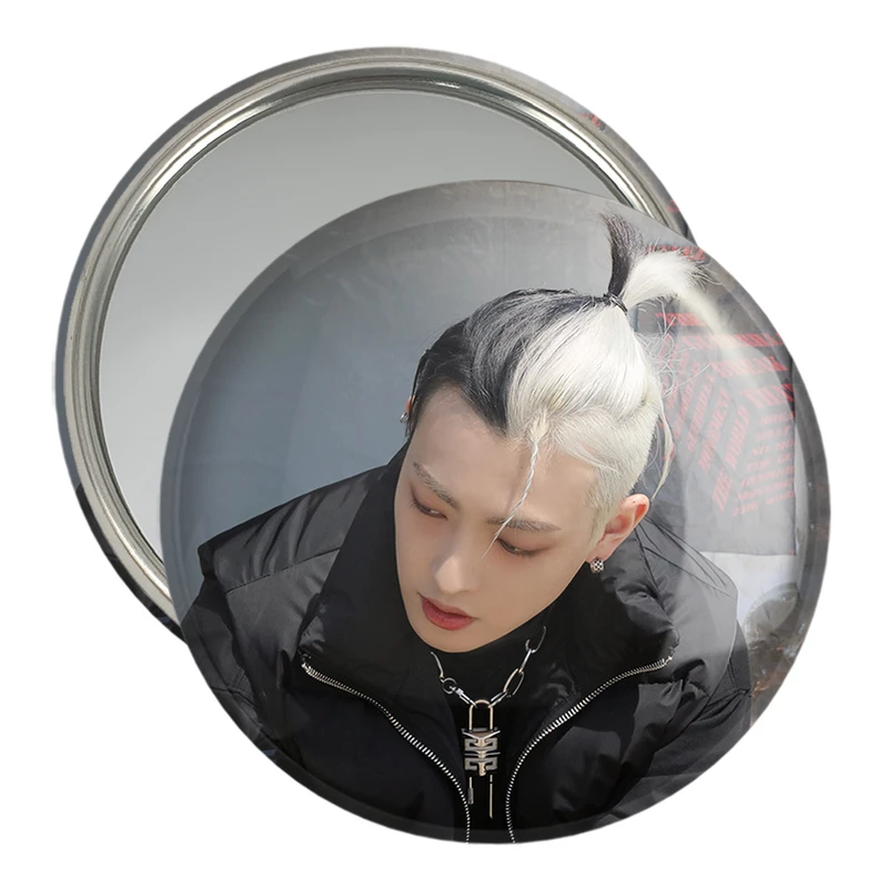 آینه جیبی خندالو مدل هونگ جونگ گروه ایتیز ATEEZ  کد 21238