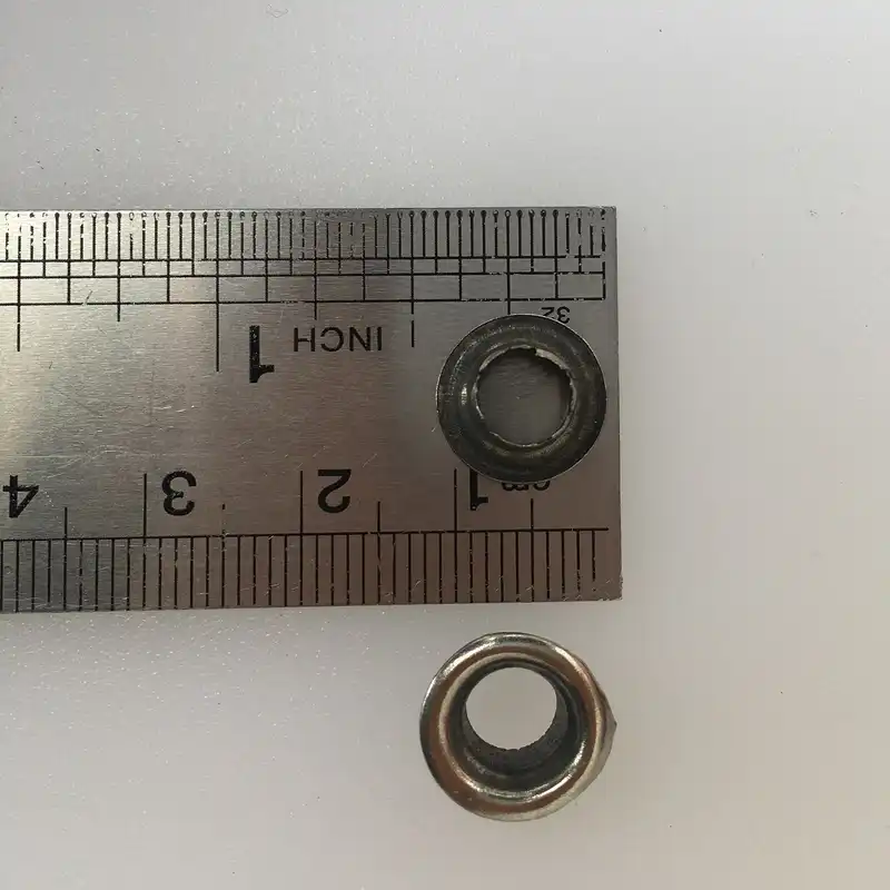 پرچ منگنه چرم مدل سوراخ دار کد P04 بسته 100 عددی