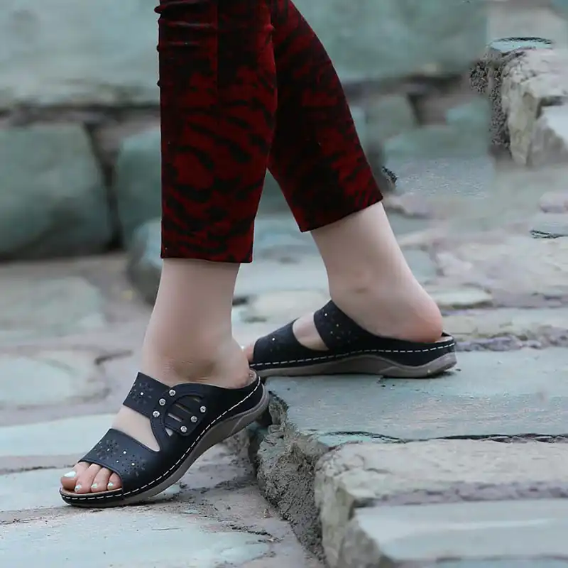 دمپایی زنانه مدل طبی کد 040 رنگ مشکی