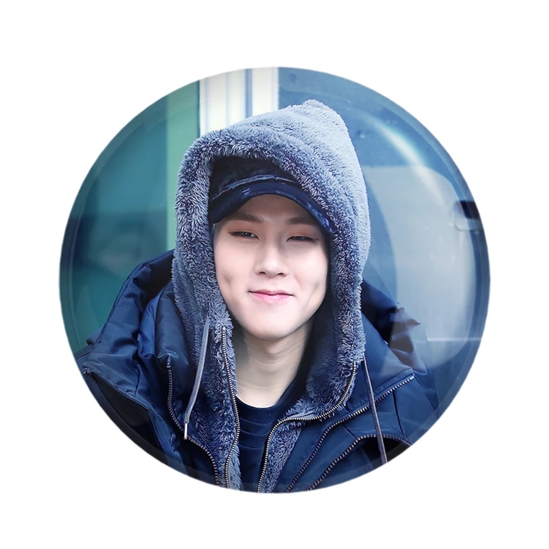 مگنت خندالو مدل جوهان گروه مانستا اکس MONSTA X  کد 21133