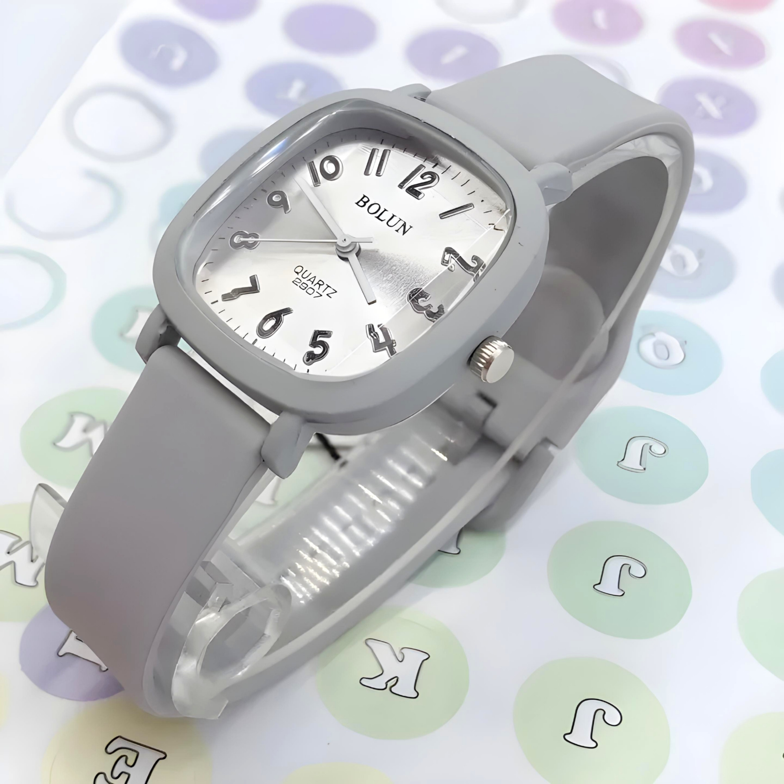 ساعت مچی عقربه ای بولون مدل بند پیو ضد آلرژی شیشه تراش 3 ساعت مچی عقربه ای بولون مدل بند پیو ضد آلرژی شیشه تراش 3