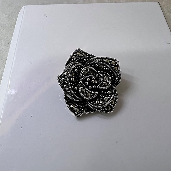 گل سینه نقره زنانه کد glsr-2464