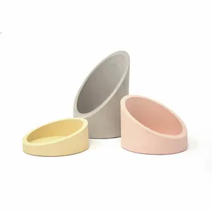 شمعدان مدل اورانوس مناسب برای شمع استوانه‌ای مجموعه سه عددی