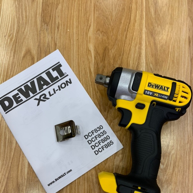 آچار بکس شارژی دیوالت مدل DCF880 آچار بکس شارژی دیوالت مدل DCF880