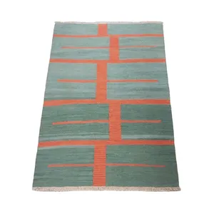 گليم بختیاری دو متری مدل مدرن زمینه سبز 