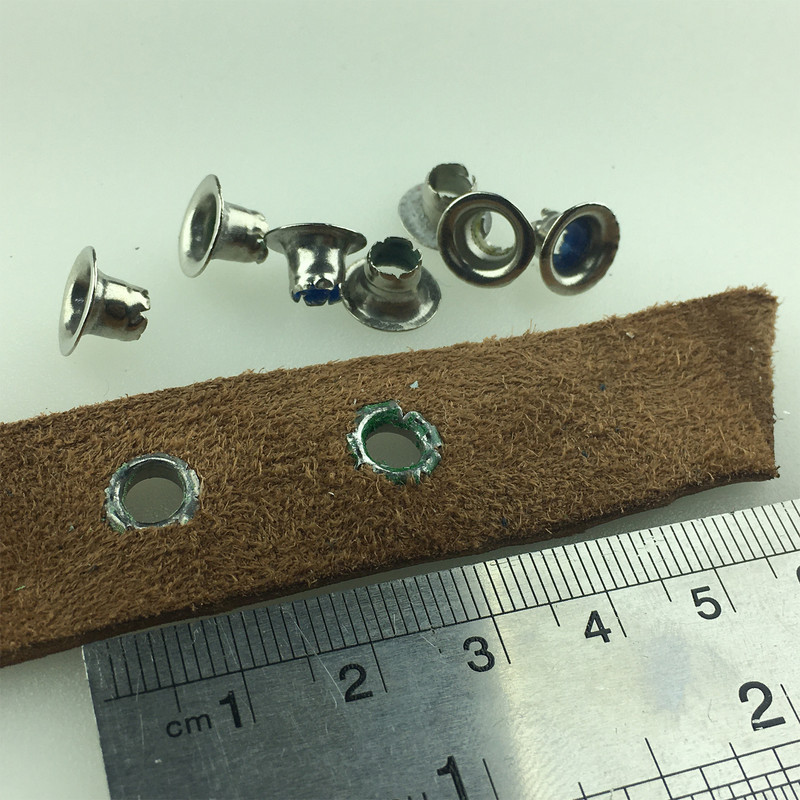 پرچ منگنه چرم کد S42 بسته 100 عددی به همراه سنبه پرچ منگنه چرم کد S42 بسته 100 عددی به همراه سنبه