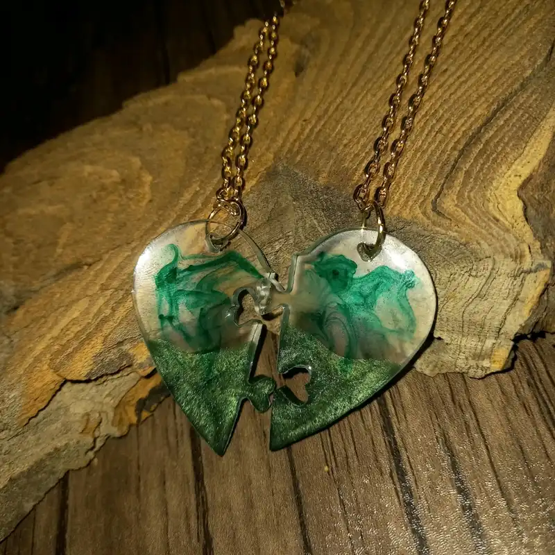 گردنبند مدل قلب رزینی P01