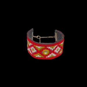 دستبند زنانه مدل سوزن دوزی لوزی کد 01
