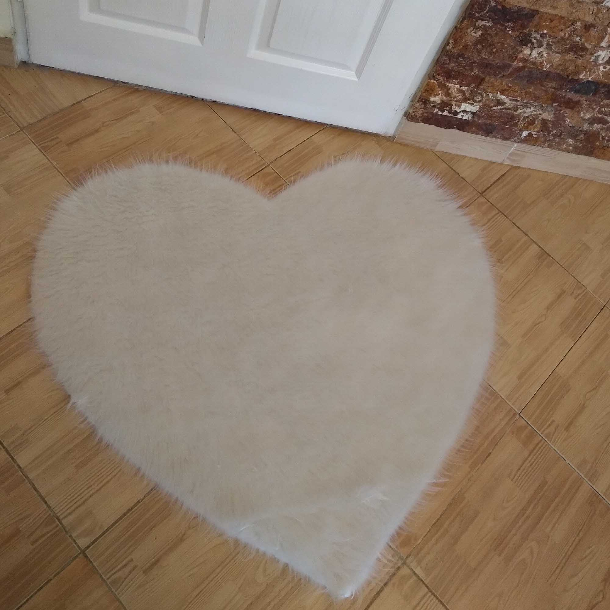 پادری مدل خز طرح قلب سایز 100x100 سانتیمتر