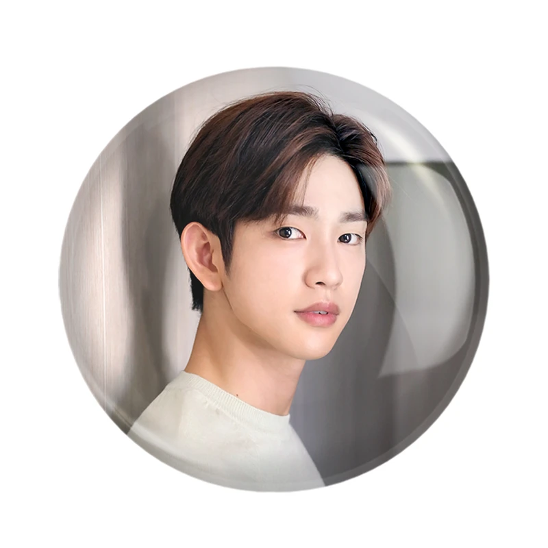 مگنت خندالو مدل جین یونگ گروه گات سون GOT7  کد 20990