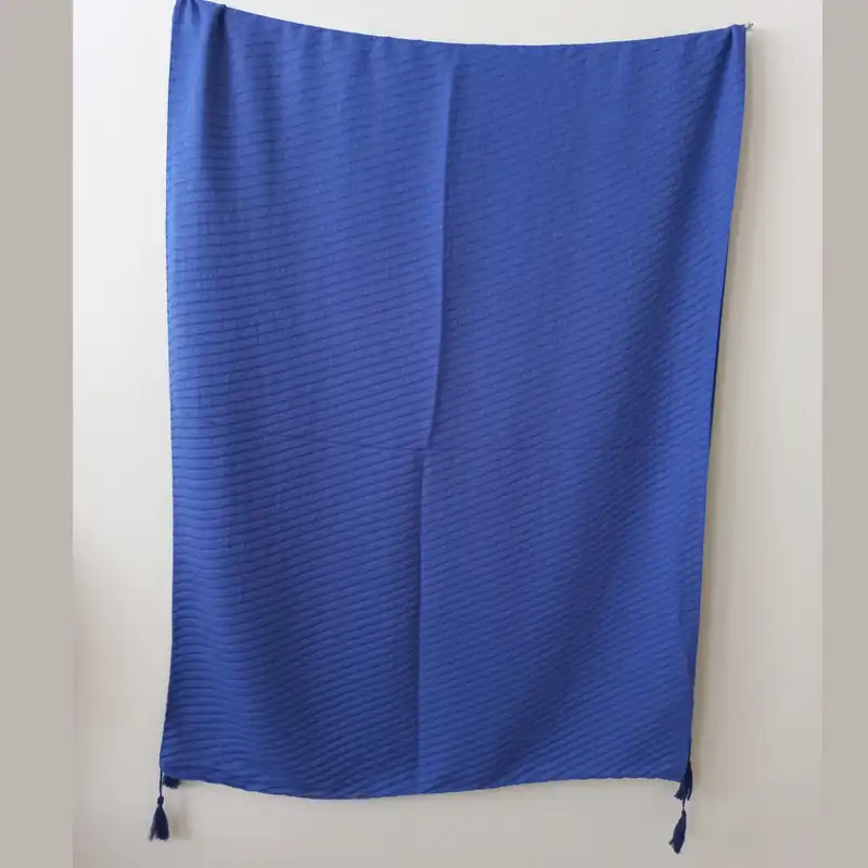 شال زنانه مدل نخی ساده پلیسه منگوله دار کد 135