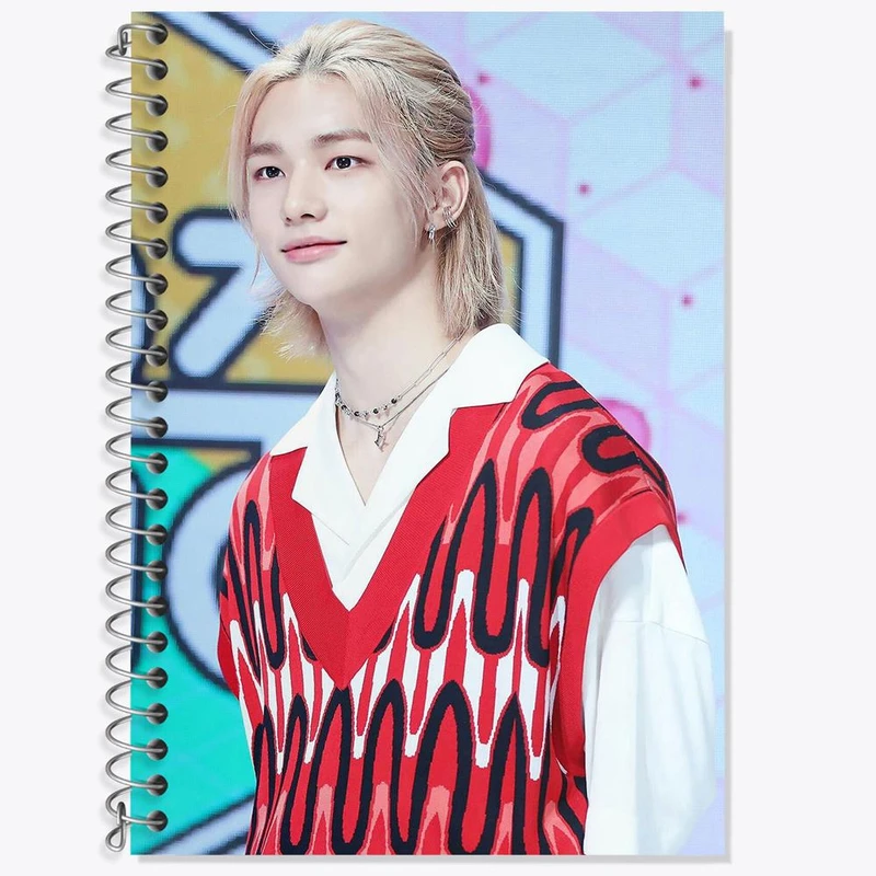 دفتر لغت 50 برگ خندالو مدل هیونجین گروه استری کیدز Stray Kids کد 11870