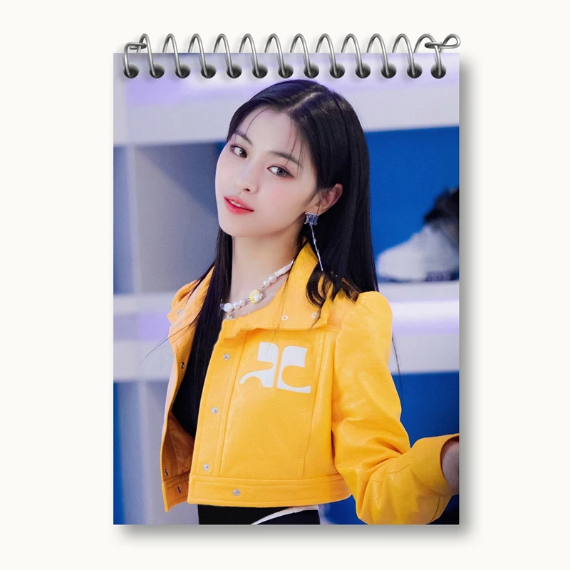 دفتر یادداشت 50 برگ خندالو مدل ریوجین گروه ایتزی ITZY کد 20177