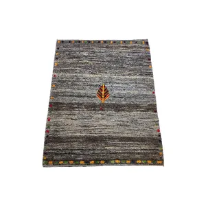 گبه بختیاری یک و نیم متری مدل کاج زمینه خاکستری
