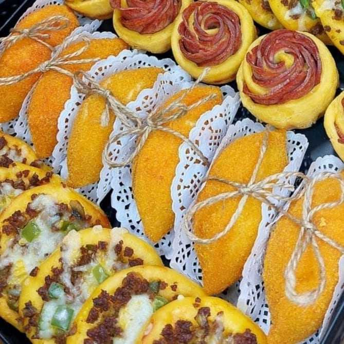 کاغذ شیرینی پزی مدل گل ریز کد 9.0 مجموعه 30 عددی