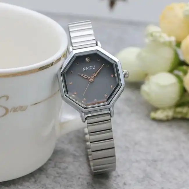 ساعت مچی عقربه ای زنانه مدل شش ضلعی 02