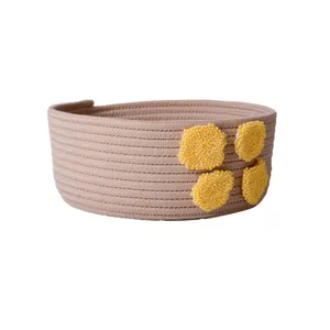 سبد بافتنی طرح پوم پوم