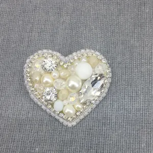 گل سینه زنانه مدل قلب