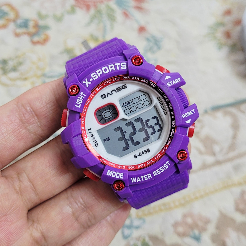 ساعت مچی دیجیتال پسرانه مدل تک زمانه چراغ دار کد 03 ساعت مچی دیجیتال پسرانه مدل تک زمانه چراغ دار کد 03