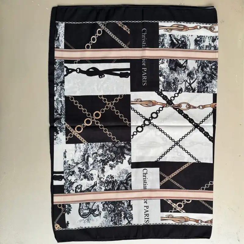 شال زنانه مدل نخی طرح جنگل طبیعت چهار فصل