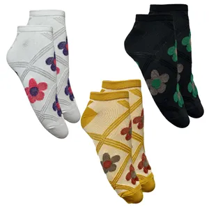 جوراب زنانه تن پوش هنگامه مدل گل دار خط برجسته بسته 3 عددی