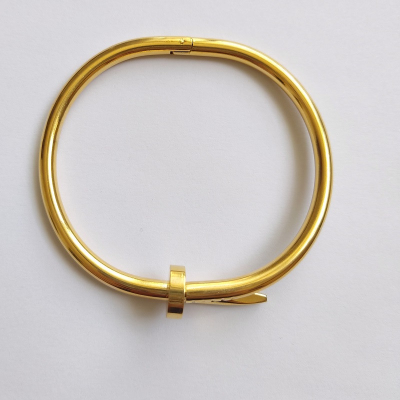 دستبند زنانه کارتیه مدل میخ دستبند زنانه کارتیه مدل میخ