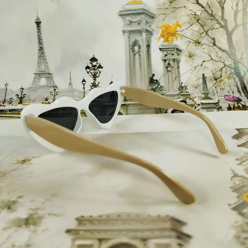 عینک آفتابی بچگانه مدل CH9 کد W