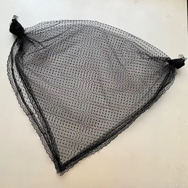 روسری زنانه مدل توری خالخالی حاشیه دانتل دار