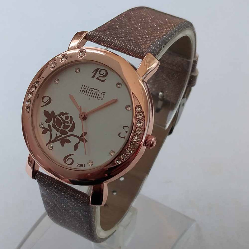 ساعت مچی عقربه ای دخترانه مدل بندچرمی نگین دار کد 50