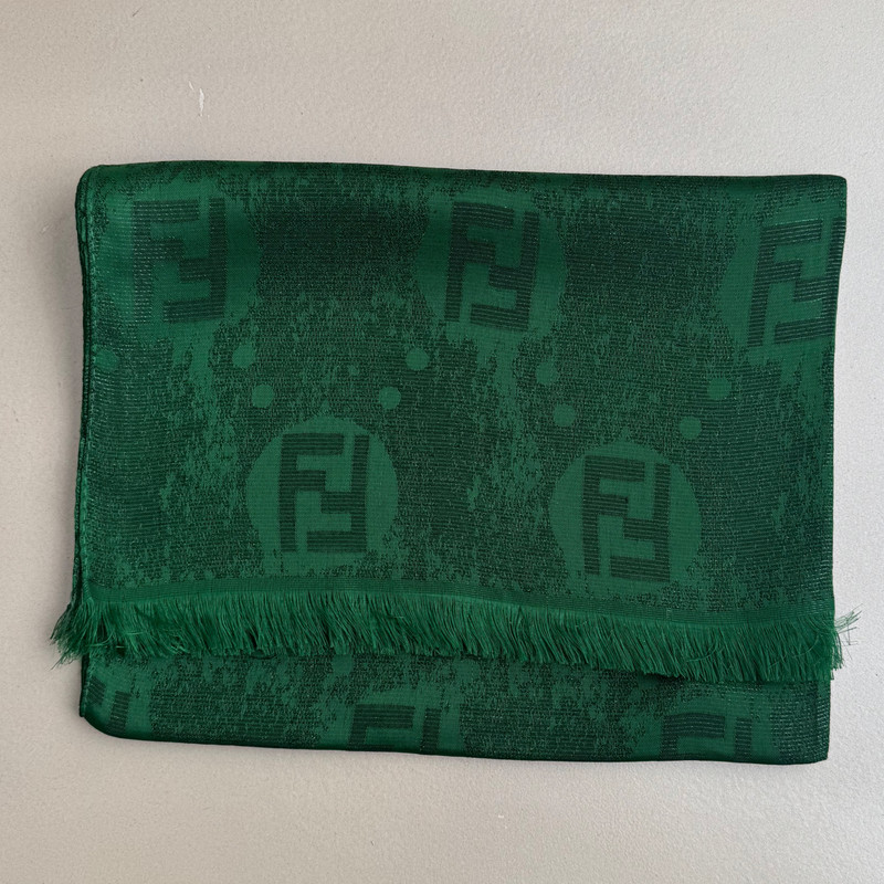 شال زنانه مدل نخ ژاکارد دورو وارداتی شاین دار هایلایتی چهار فصل کد ۳