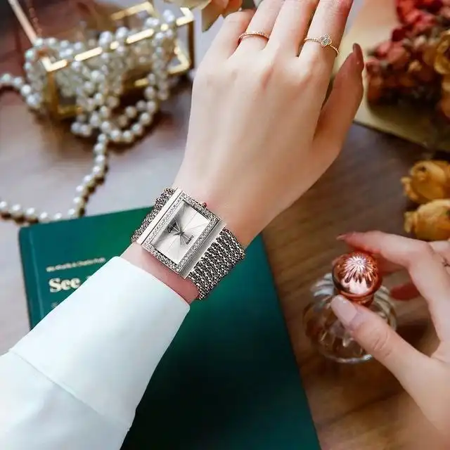 ساعت مچی عقربه ای زنانه مدل پهن 01