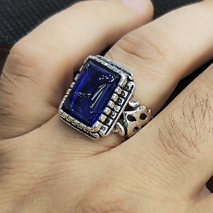 انگشتر مردانه مدل سنگ یاقوت کبود کد 22 انگشتر مردانه مدل سنگ یاقوت کبود کد 22