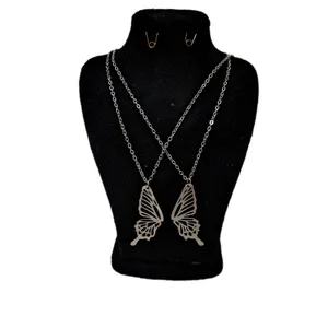 گردنبند زنانه مدل پروانه مجموعه دو عددی