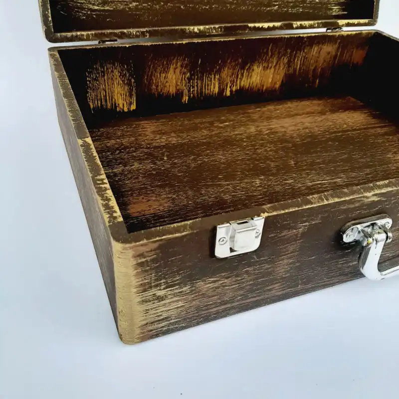 جعبه هدیه مدل چمدان چوبی طرح قجری مدرن کد WSL584