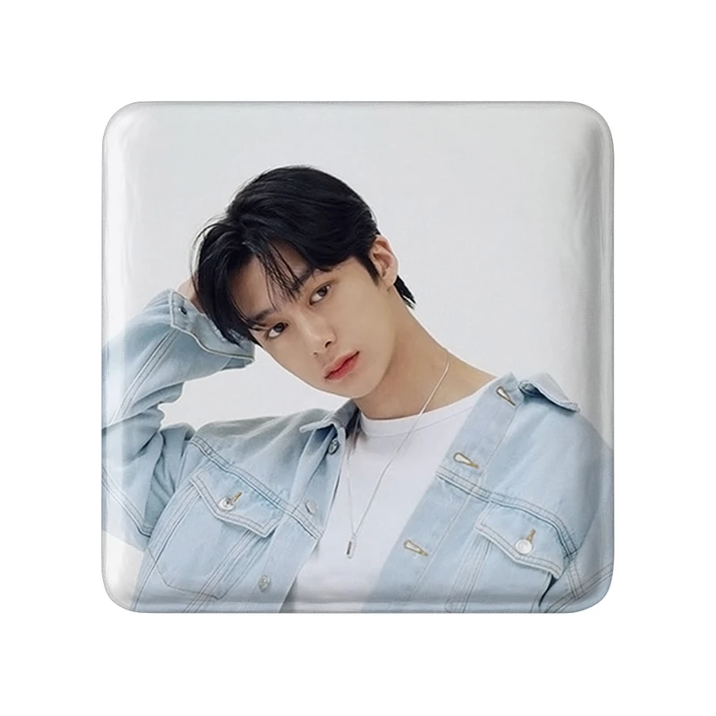 مگنت خندالو طرح هیونگ وون گروه مانستا اکس MONSTA X  مدل مربعی کد 21183