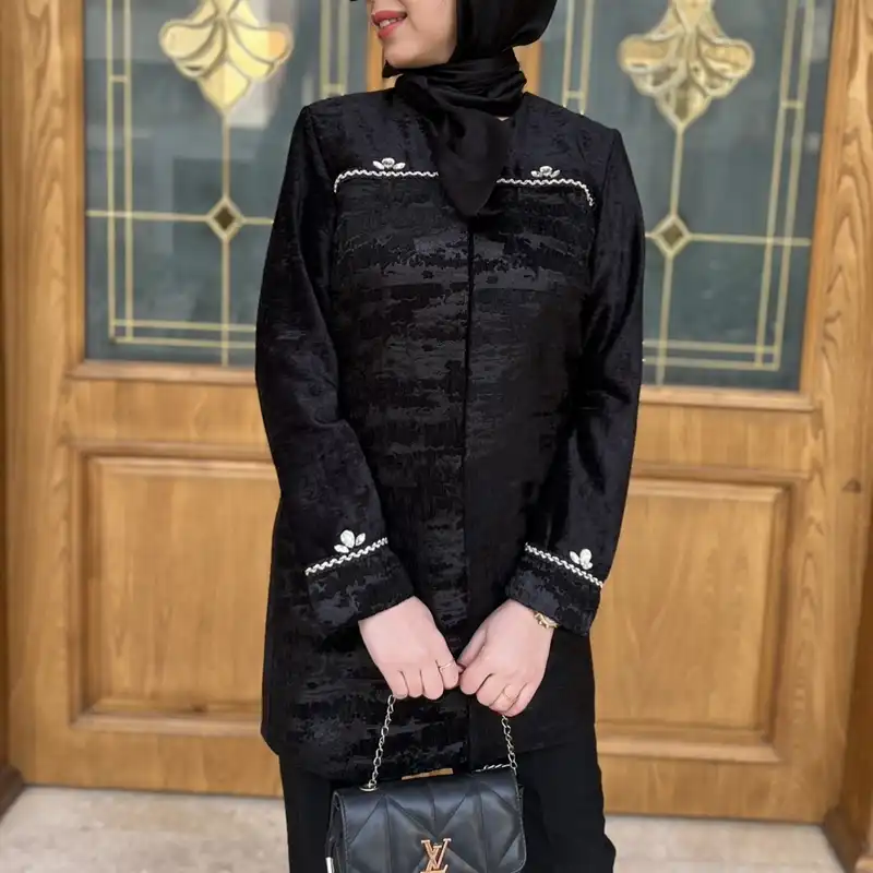 مانتو زنانه مدل مخمل ژاکارد جواهردوزی