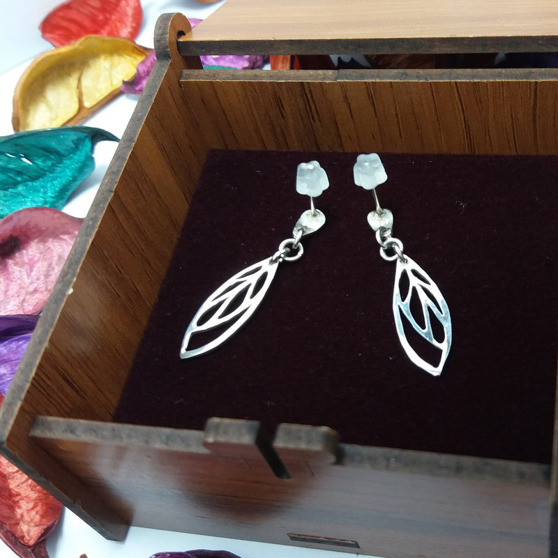 گوشواره نقره زنانه مدل برگ با زنجیر