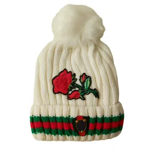 کلاه بافتنی بچگانه مدل گل رز