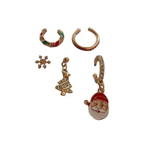 گوشواره زنانه مدل کریسمسی T مجموعه 5 عددی