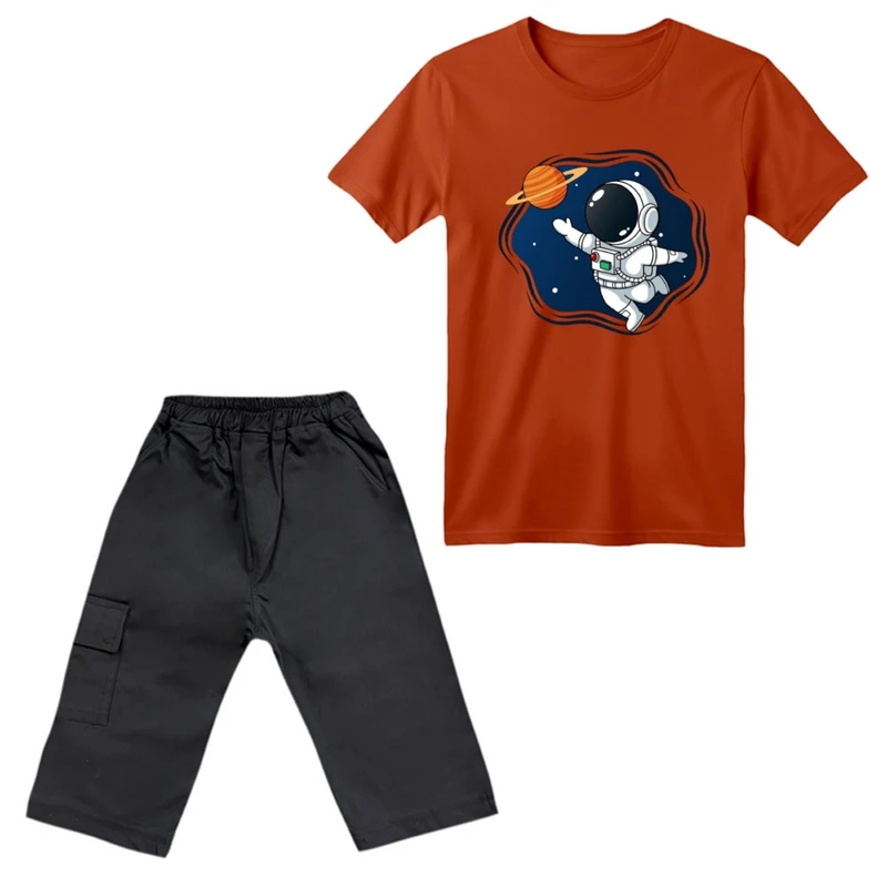 ست تی‌شرت آستین کوتاه و شلوارک پسرانه مدل فضانورد کد ۱۶ رنگ آجری تیره