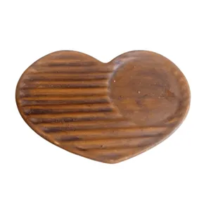 زیرلیوانی طرح قلب مدل پایه دار