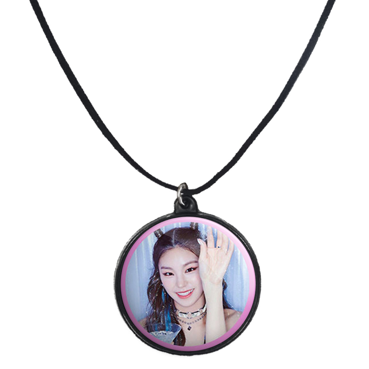 گردنبند پرمانه طرح گروه موسیقی ایتزی کد pmb.3262 مدل دو طرفه