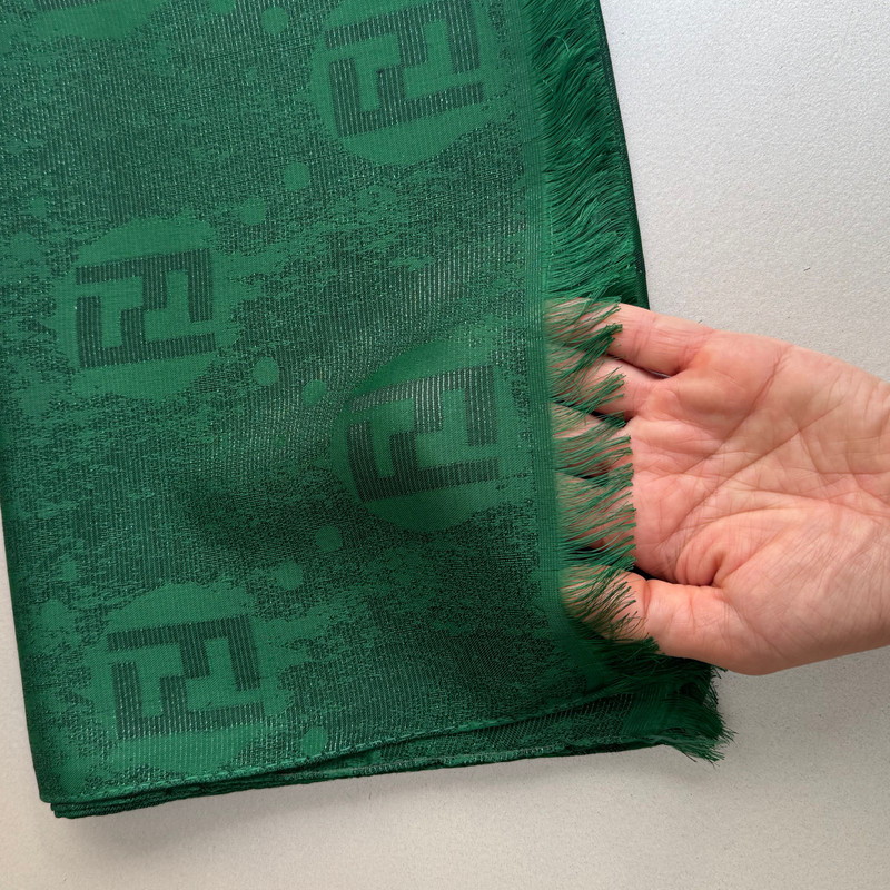 شال زنانه مدل نخ ژاکارد دورو وارداتی شاین دار هایلایتی چهار فصل کد ۳