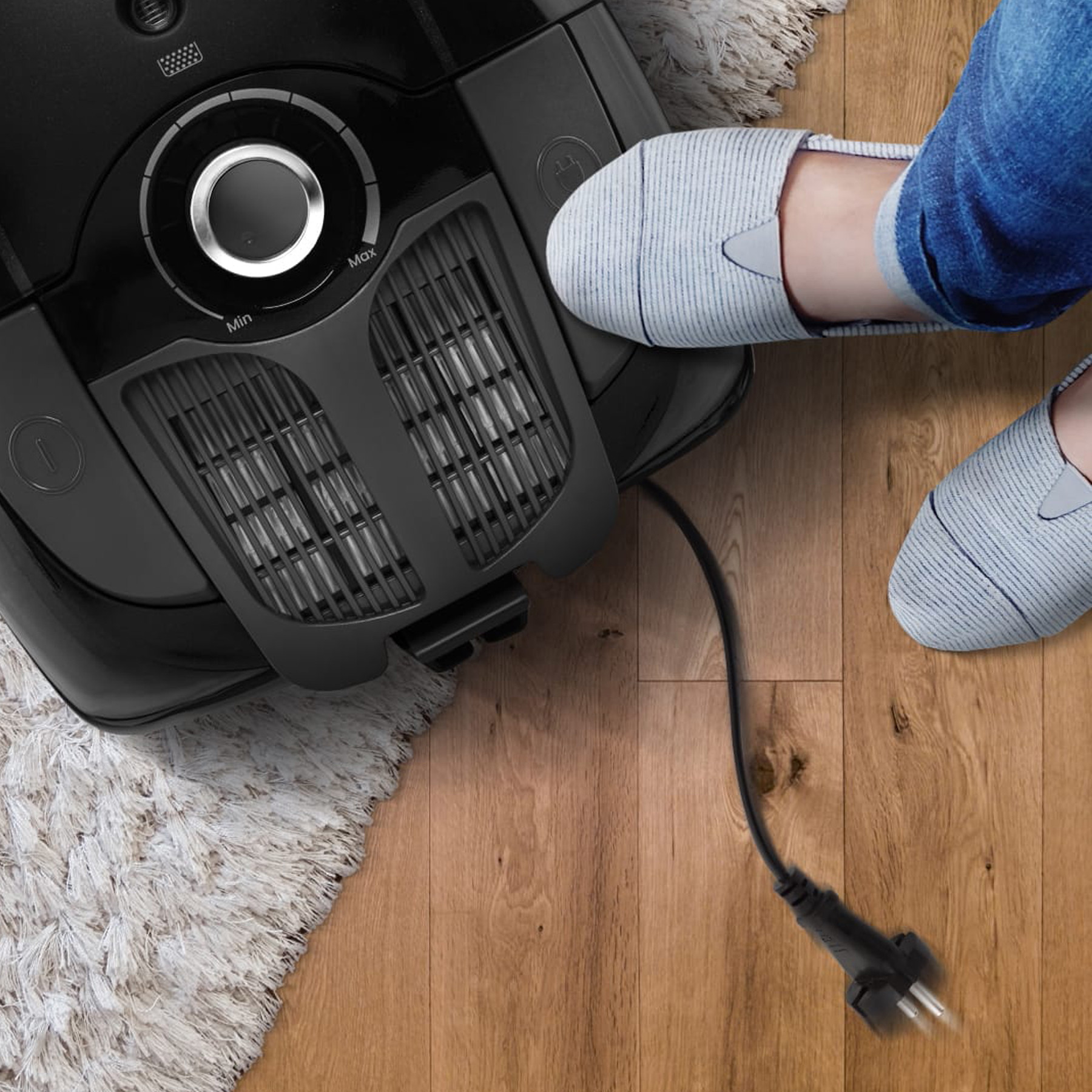 جاروبرقی اسنوا مدل SVC-CA18BK