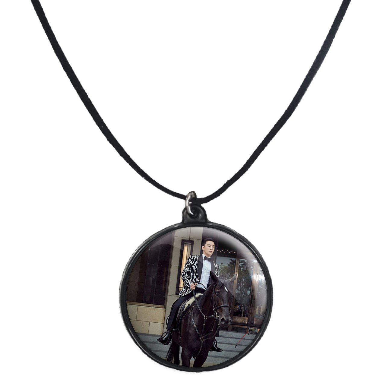 گردنبند پرمانه طرح گروه موسیقی بیگ بنگ کد pmb.15249 مدل دو طرفه