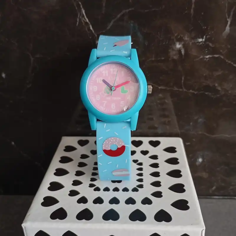 ساعت مچی عقربه ای بچگانه کیو اند کیو مدل VP34J062Y-15