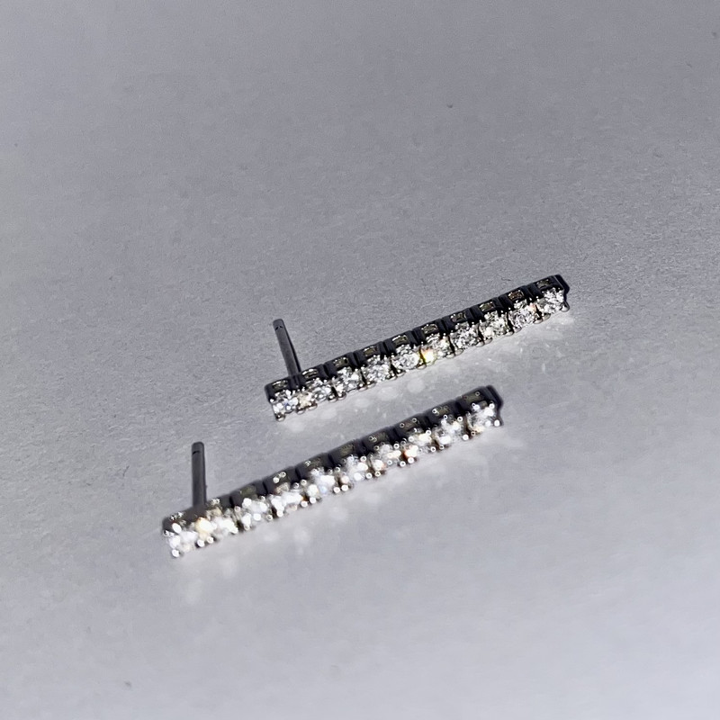 گوشواره نقره میخی زنانه مدل تنیسی