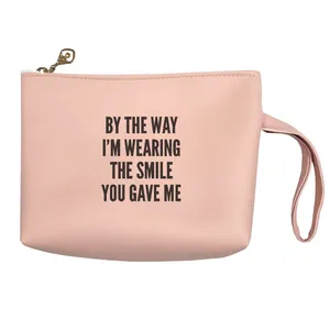 کیف لوازم آرایش زنانه مدل تایپوگرافی