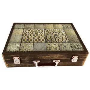جعبه هدیه چوبی مدل چمدان  طرح اسلیمی کد WSL598