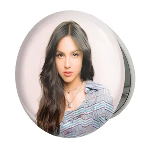 آینه جیبی خندالو طرح اولیویا رودریگو Olivia Rodrigo مدل تاشو کد 19261 